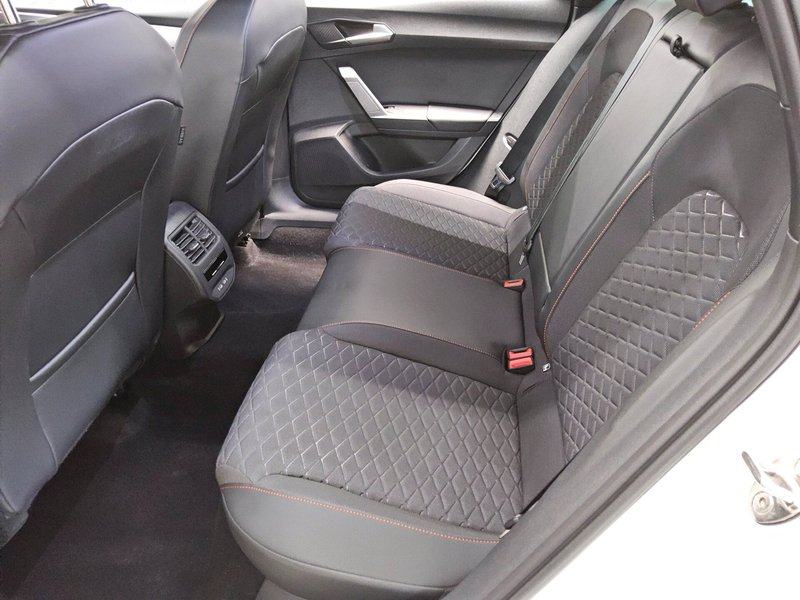 SEAT Leon Sportstourer 2.0 TDI FR-Line automatik • ACC • LED, fotografija 13