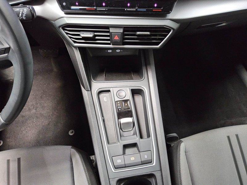 SEAT Leon Sportstourer 2.0 TDI Style automatik • Full LED, fotografija 6