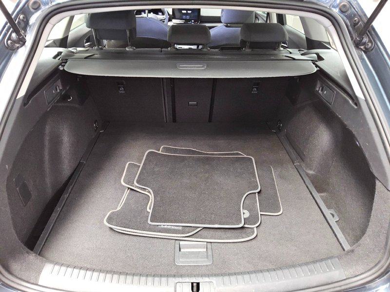 SEAT Leon Sportstourer 2.0 TDI Style automatik • Full LED, fotografija 12