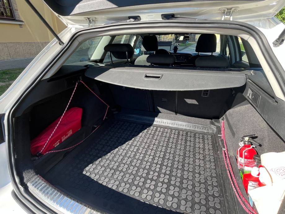 SEAT Leon ST 1.6 TDI Style 77 kW – 139.147 km – reg. 07/2027 – 2 ključ, fotografija 13