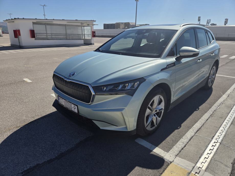 Škoda Enyaq iV60 – Topl. pumpa / Panorama / Koža / AVILOO SOH(93.3%), pogled izvana - slika 2