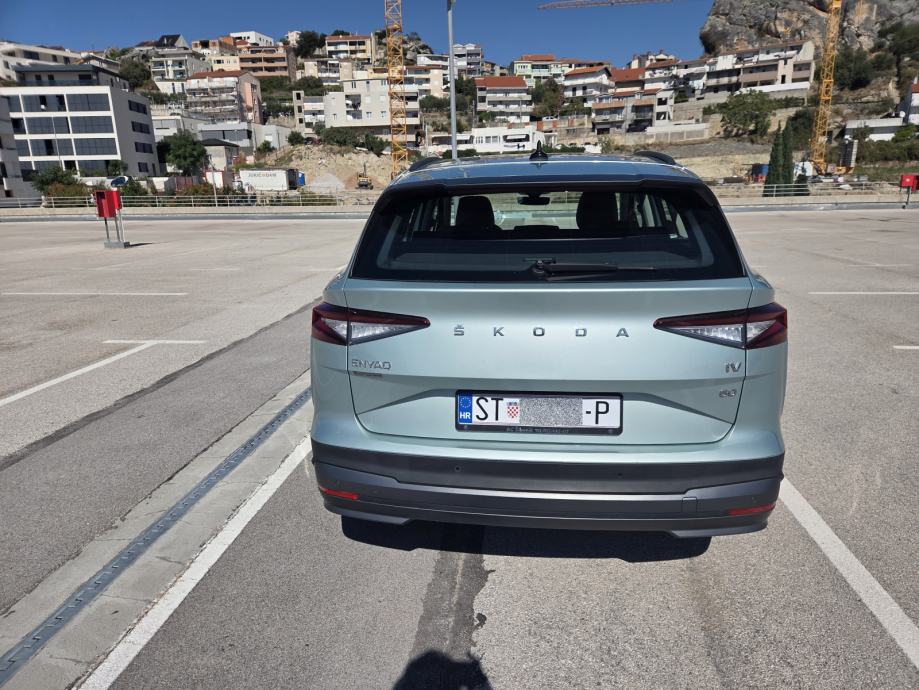 Škoda Enyaq iV60 – Topl. pumpa / Panorama / Koža / AVILOO SOH(93.3%), pogled izvana - slika 5
