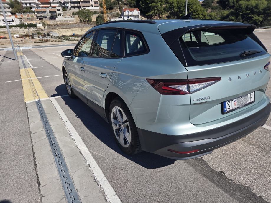 Škoda Enyaq iV60 – Topl. pumpa / Panorama / Koža / AVILOO SOH(93.3%), pogled izvana - slika 4