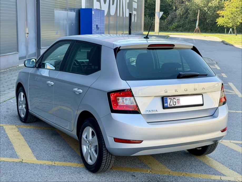 •SKODA FABIA 1,0 MPI•HR AUTO,KAO NOVI••SERVISNA,DVA KLJUCA••, fotografija 6