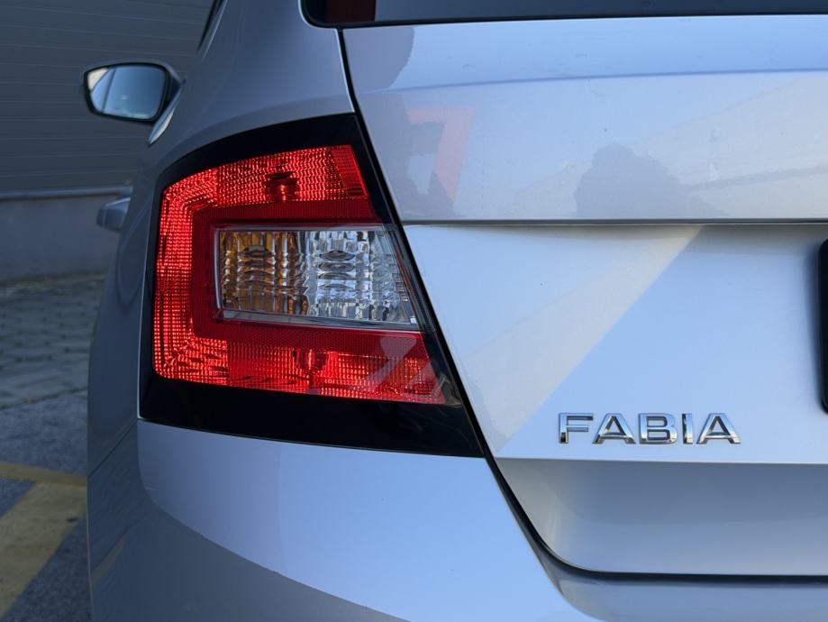 •SKODA FABIA 1,0 MPI•HR AUTO,KAO NOVI••SERVISNA,DVA KLJUCA••, fotografija 9