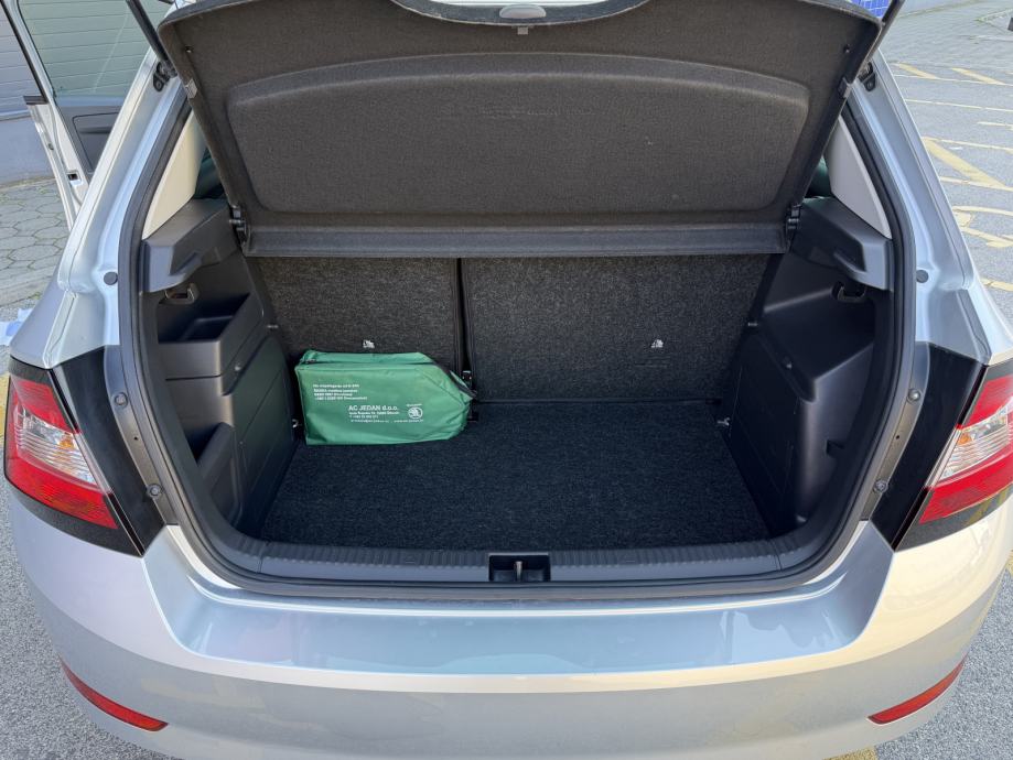 •SKODA FABIA 1,0 MPI•HR AUTO,KAO NOVI••SERVISNA,DVA KLJUCA••, fotografija 16