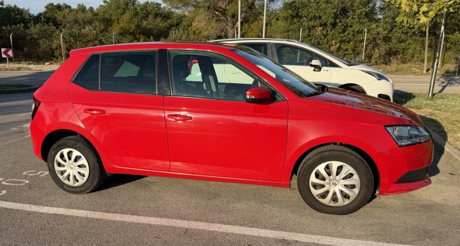 Škoda Fabia 1,0, fotografija 3