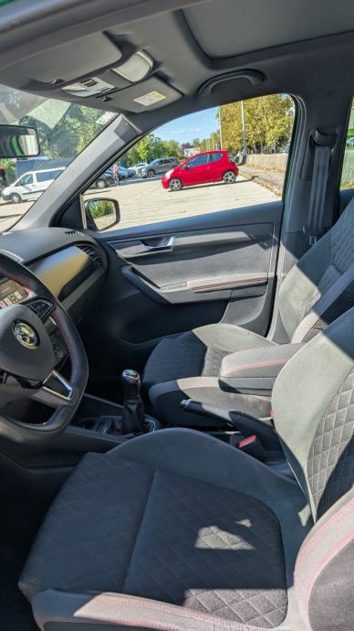 Škoda Fabia 1.0 TSI Monte Carlo rallye Green, fotografija 9
