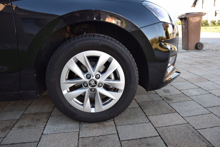 Škoda Fabia 1,0 TSI - PUNO OPREME, fotografija 4