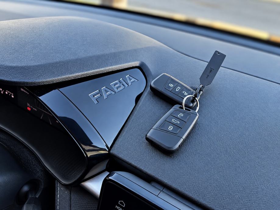 Škoda Fabia 1,0 TSI - PUNO OPREME, fotografija 10