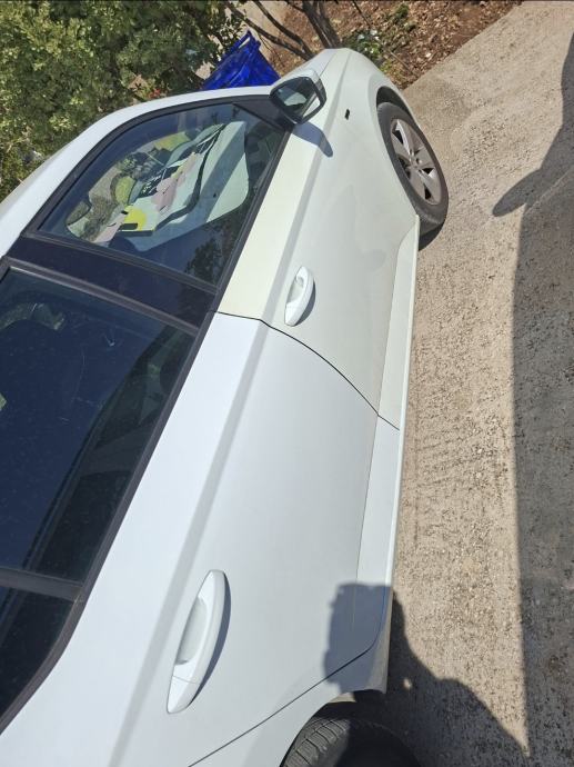 Škoda Fabia 1,0 TSI, fotografija 8
