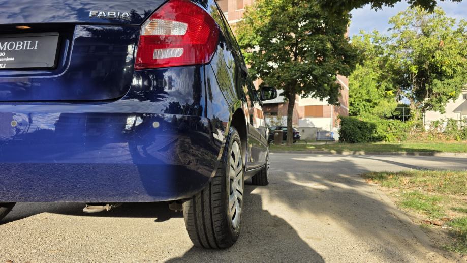 Škoda Fabia 1,2 benzin, 1. vlasnik, servisna, klima, PDC, ODLIČNA..., fotografija 9