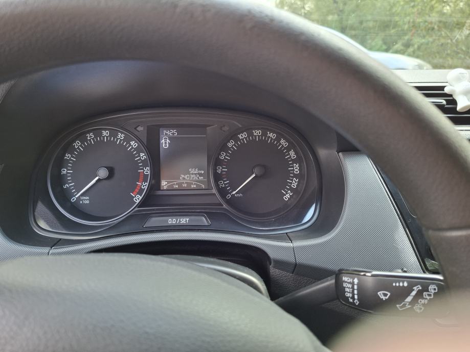 Škoda Fabia 1.4, fotografija 2