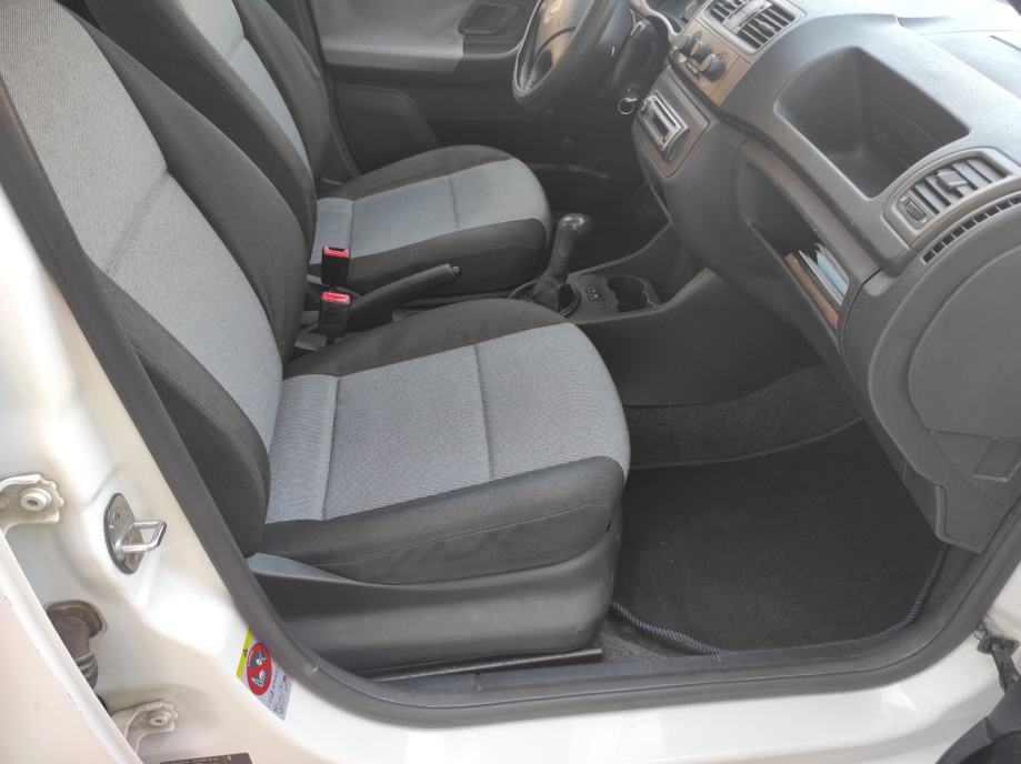 Škoda Fabia 1,2 BENZIN,KLIMA,SAMO 160 TKM.IMA POTVRDA,UREDNA, fotografija 8