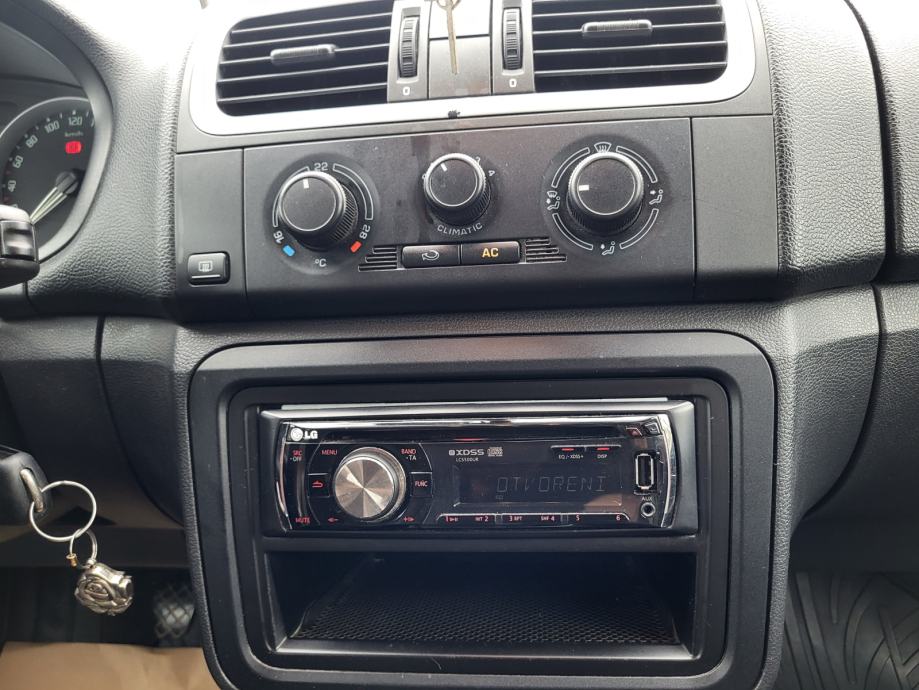 ŠKODA FABIA 1.4 TDI PD KLIMA SERVO AUTORADIO MP3 REG 01/2027, fotografija 10
