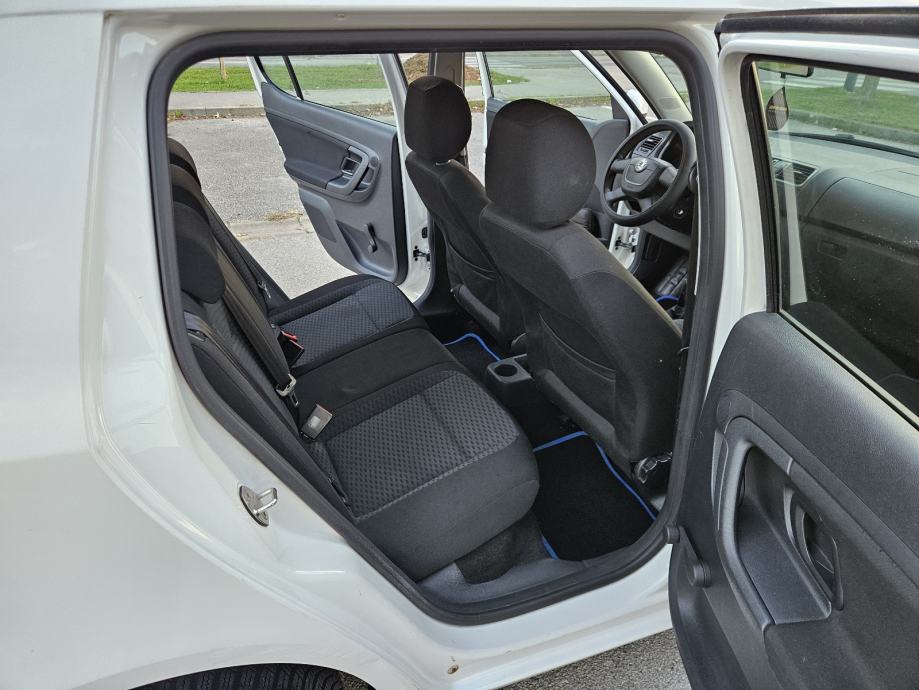 Škoda Fabia 1,6 TDI, 2013 god, reg. 01/27, top stanje !!, fotografija 12
