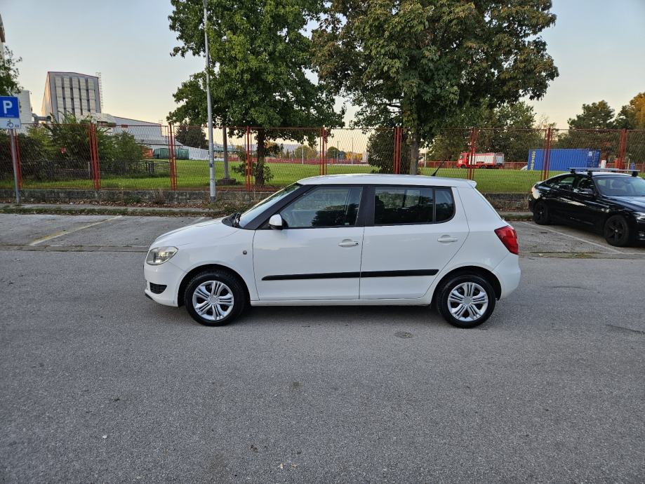 Škoda Fabia 1,6 TDI, 2013 god, reg. 01/27, top stanje !!, fotografija 5