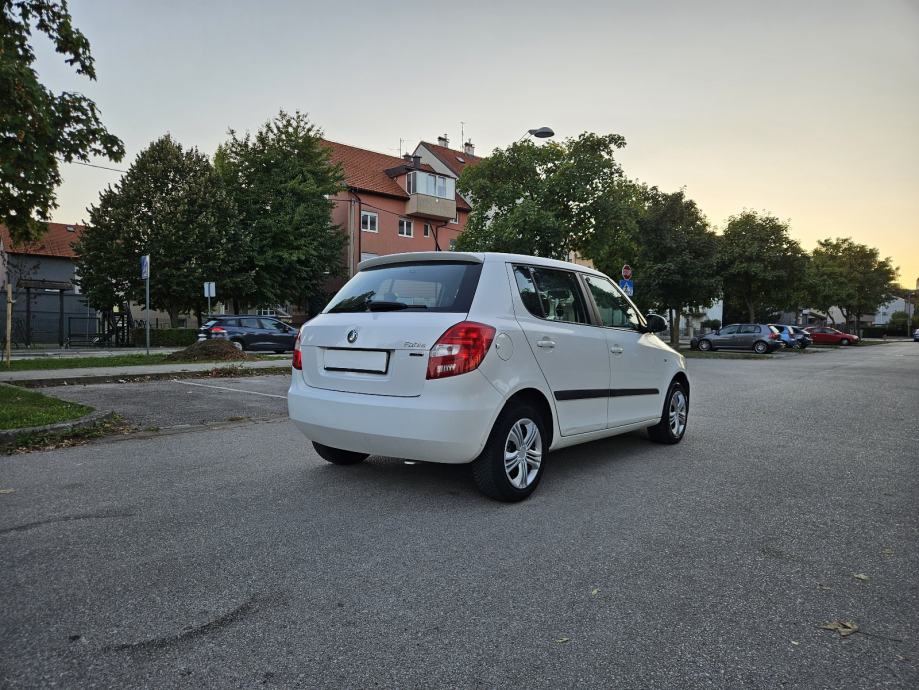 Škoda Fabia 1,6 TDI, 2013 god, reg. 01/27, top stanje !!, fotografija 4