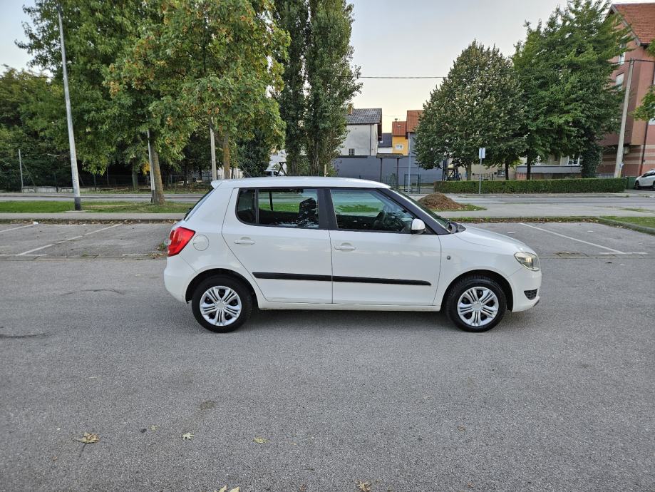 Škoda Fabia 1,6 TDI, 2013 god, reg. 01/27, top stanje !!, fotografija 6