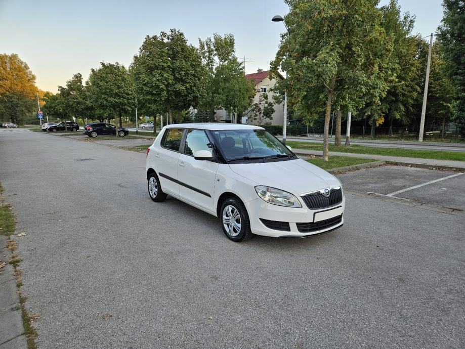 Škoda Fabia 1,6 TDI, 2013 god, reg. 01/27, top stanje !!, fotografija 2