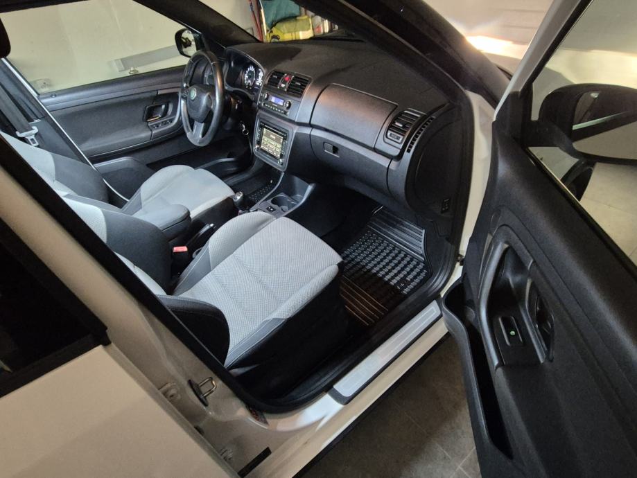 Škoda Fabia 1,6 TDI*MONTE CARLO 2012*FULL OPREMA*, fotografija 14