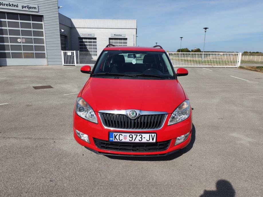 Škoda Fabia Combi 1,2 TSI,2010godina,registriran godinu dana, fotografija 3