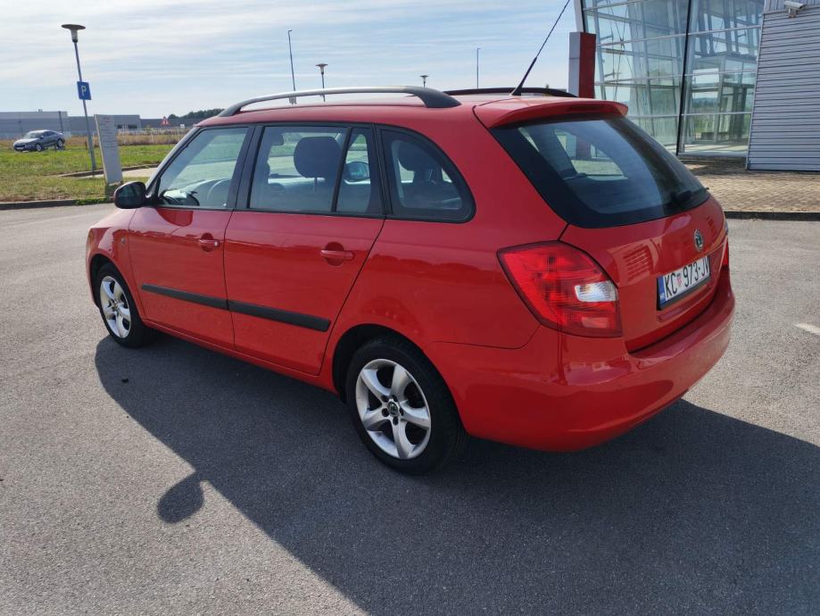 Škoda Fabia Combi 1,2 TSI,2010godina,registriran godinu dana, fotografija 5