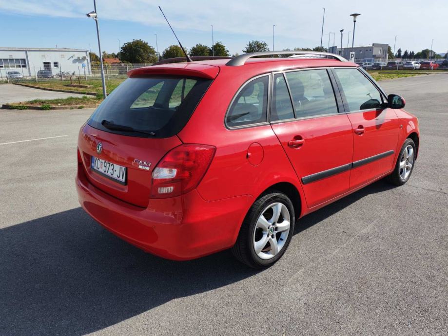 Škoda Fabia Combi 1,2 TSI,2010godina,registriran godinu dana, fotografija 4