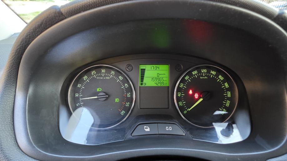 Škoda Fabia Combi 1,6 TDI, servisna, klima, tempo, pdc, TOP STANJE..., fotografija 20