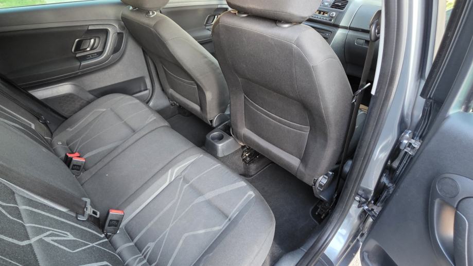 Škoda Fabia Combi 1,6 TDI, servisna, klima, tempo, pdc, TOP STANJE..., fotografija 18