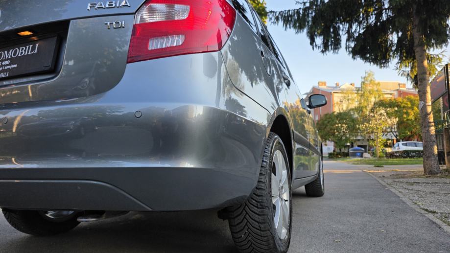 Škoda Fabia Combi 1,6 TDI, servisna, klima, tempo, pdc, TOP STANJE..., fotografija 9