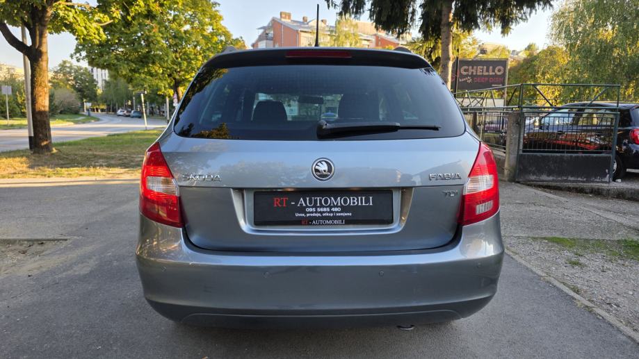Škoda Fabia Combi 1,6 TDI, servisna, klima, tempo, pdc, TOP STANJE..., fotografija 6