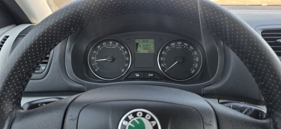 Škoda Fabia Combi 1,6 TDI, KLIMA, EL. PAKET, PARKING SENZORI..., fotografija 15