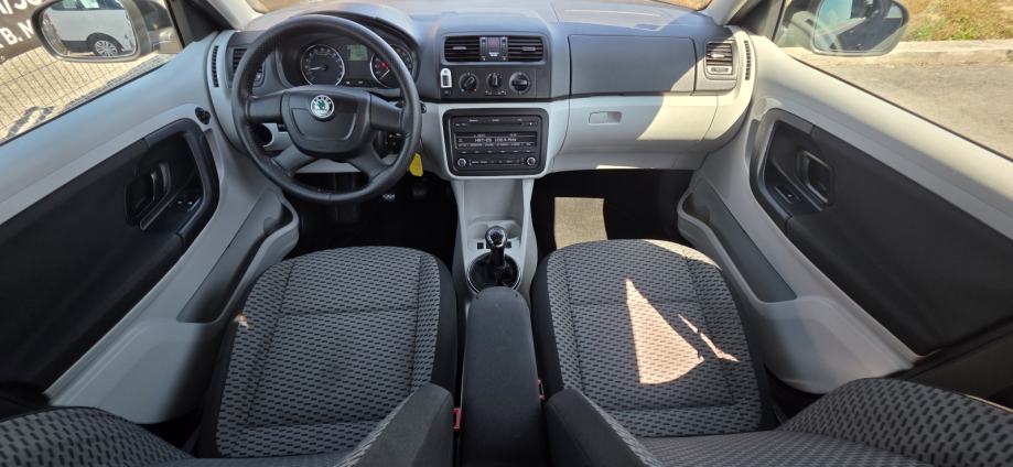 Škoda Fabia Combi 1,6 TDI, KLIMA, EL. PAKET, PARKING SENZORI..., fotografija 19