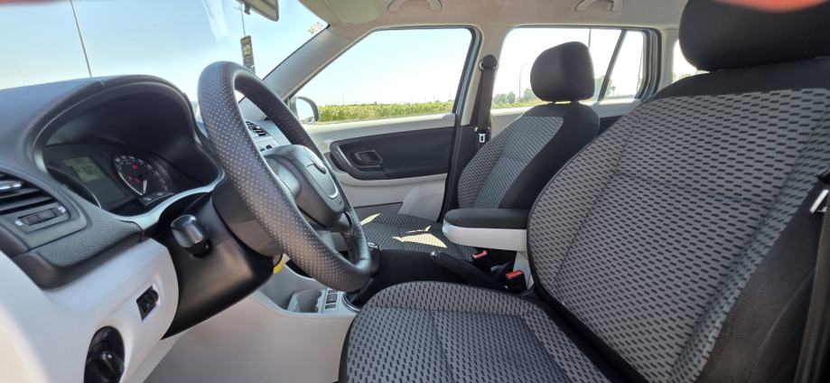 Škoda Fabia Combi 1,6 TDI, KLIMA, EL. PAKET, PARKING SENZORI..., fotografija 14