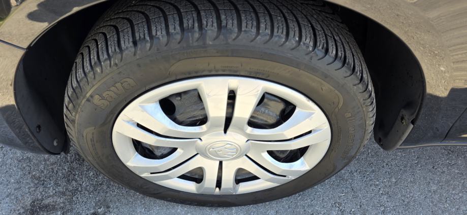 Škoda Fabia Combi 1,6 TDI, KLIMA, EL. PAKET, PARKING SENZORI..., fotografija 10