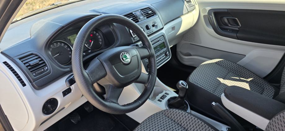 Škoda Fabia Combi 1,6 TDI, KLIMA, EL. PAKET, PARKING SENZORI..., fotografija 13