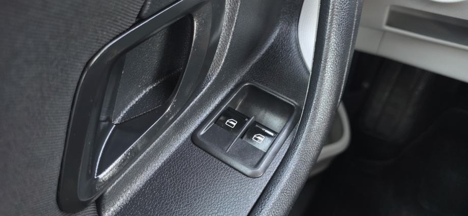 Škoda Fabia Combi 1,6 TDI, KLIMA, EL. PAKET, PARKING SENZORI..., fotografija 11