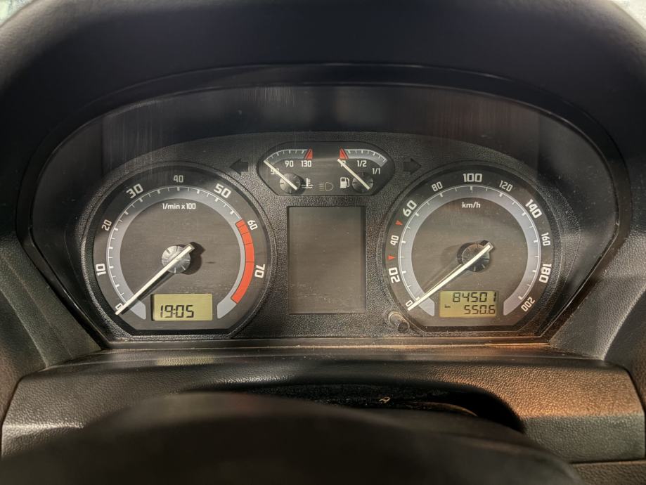 Škoda Fabia Sedan 1,2 12V, fotografija 4