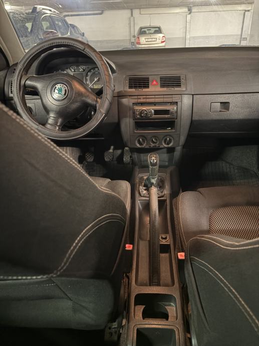 Škoda Fabia Sedan 1,2 12V, fotografija 6