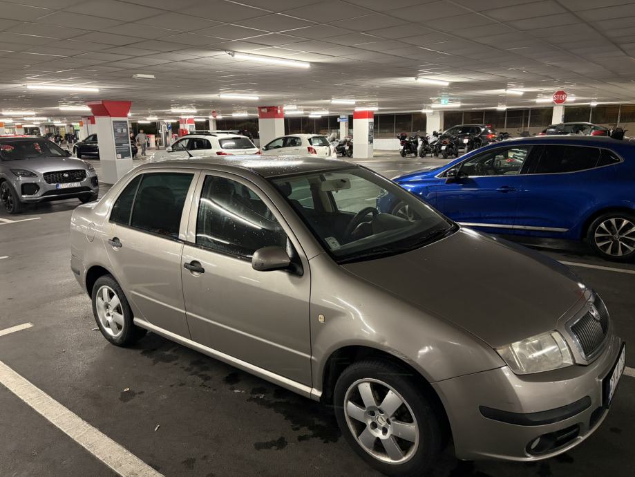 Škoda Fabia Sedan 1,2 12V, fotografija 13