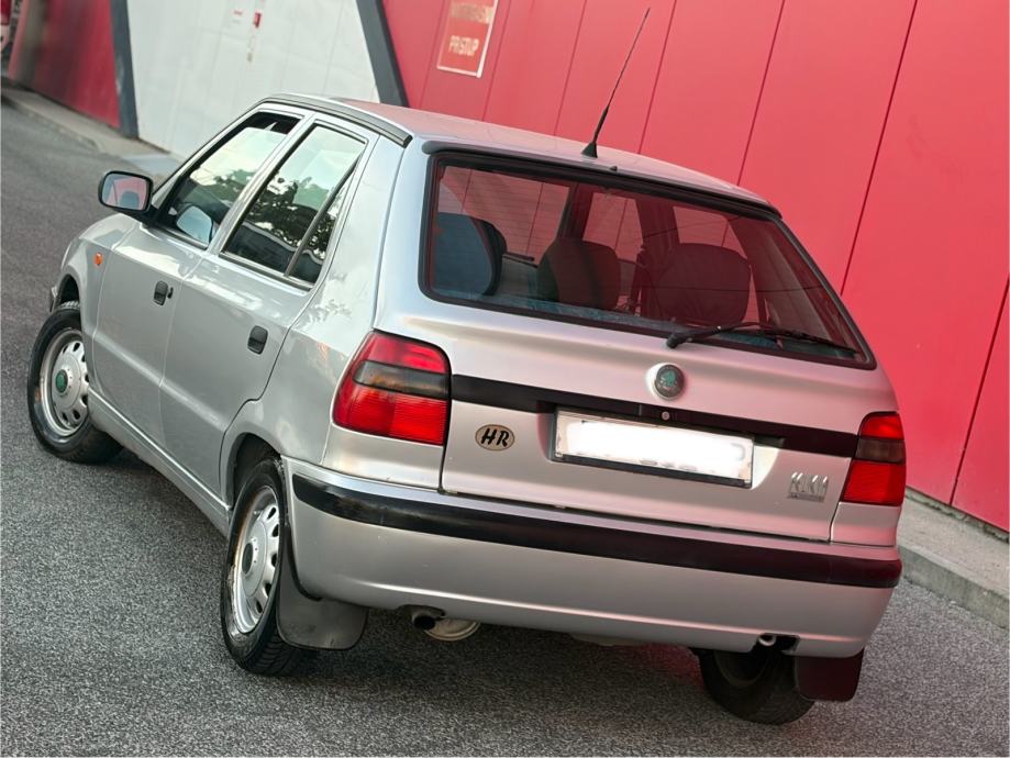 ŠKODA FELICIA 1.3 LXI PRVI VLASNIK 90.000 KM REGISTRIRANA!!!, pogled izvana - slika 2