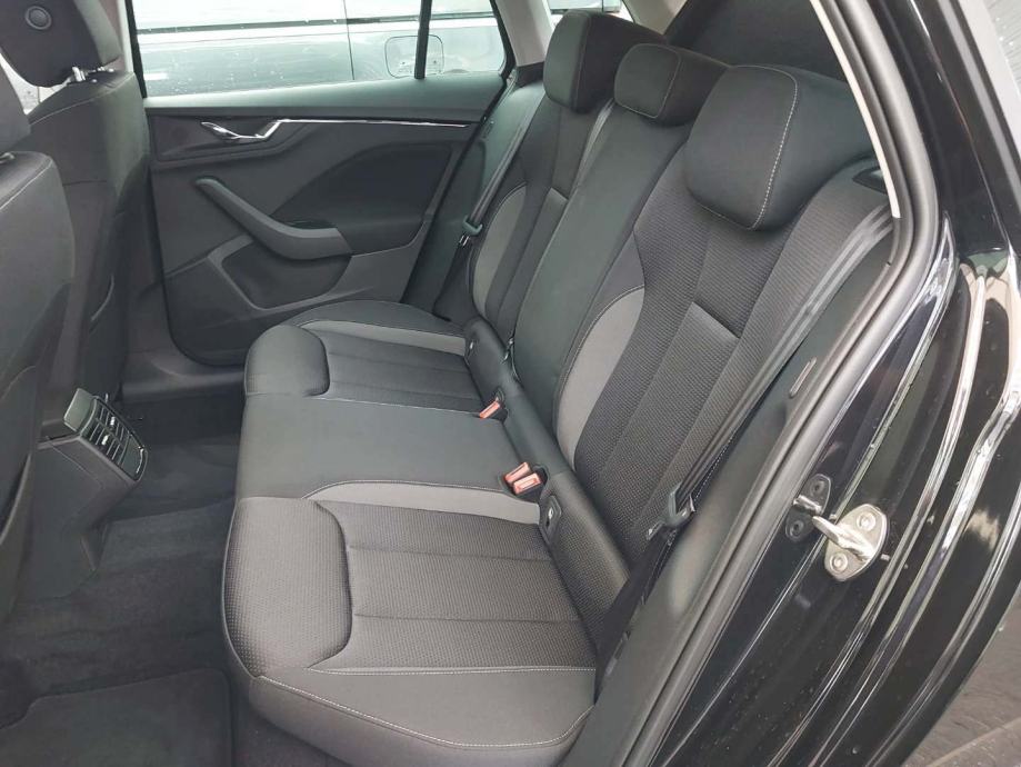 Škoda Kamiq 1,0 TSI 110KS HIGH LED,KAMER,KUKA,GRIJ.SJEDAL,6.473,5€*3, fotografija 8