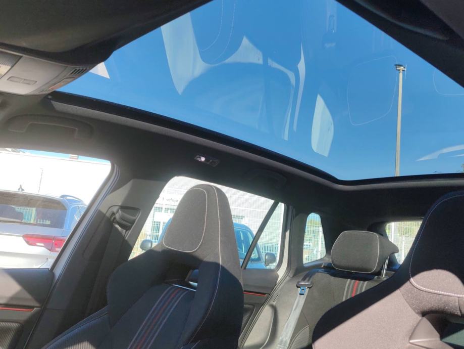 ŠKODA KAMIQ 1.0 TSI 115 KS MONTE CARLO AUTOMATIK *TVORNIČKO JAMSTVO*, fotografija 18