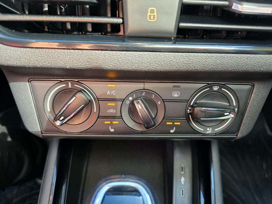 Škoda Kamiq Ambition 1.0 Turbo DSG 81kw - 1 godina garancije!, fotografija 17