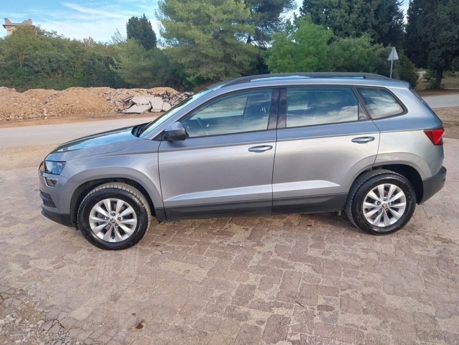 Škoda Karoq 1,0 TSI, fotografija 6