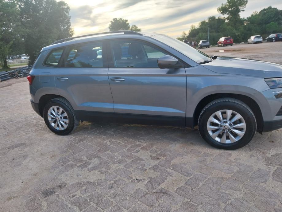 Škoda Karoq 1,0 TSI, fotografija 10