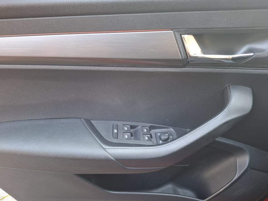 Škoda Karoq 1,5 TSI 150KS, 2019.g. NIJE UVOZ! REG 6/27, TOP STANJE!, fotografija 16