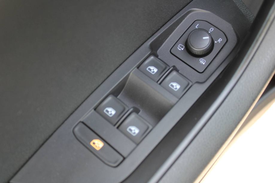 Škoda Karoq 1.5 TSi DSG *LED, NAVIGACIJA, KAMERA*, fotografija 15