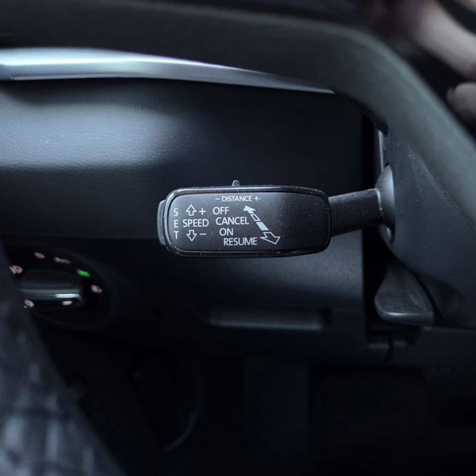 Škoda Karoq 1.5 TSI DSG*STYLE*ALU NAVI LED AMBI.LIGHT PARK PILOT*GARAN, fotografija 20